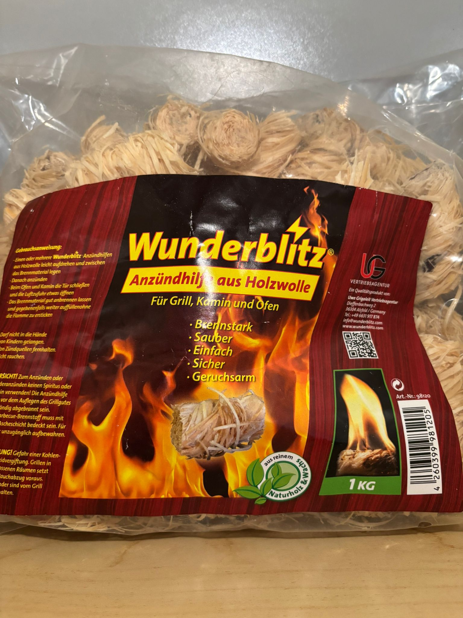 „Natürliches Feueranzünden mit 1kg Holzwolle – Effizient und Zuverlässig“
